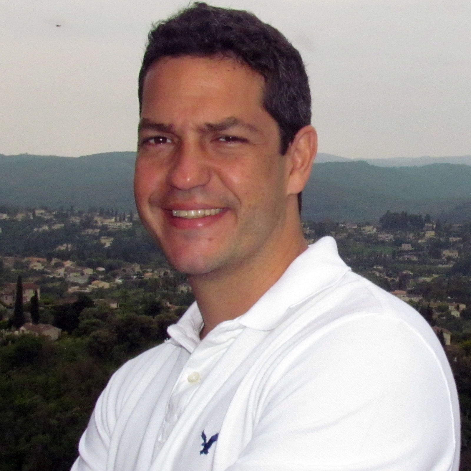 Dr. Roberto  Barreto Maia. Ortopedistas e Traumatologistas em Salvador